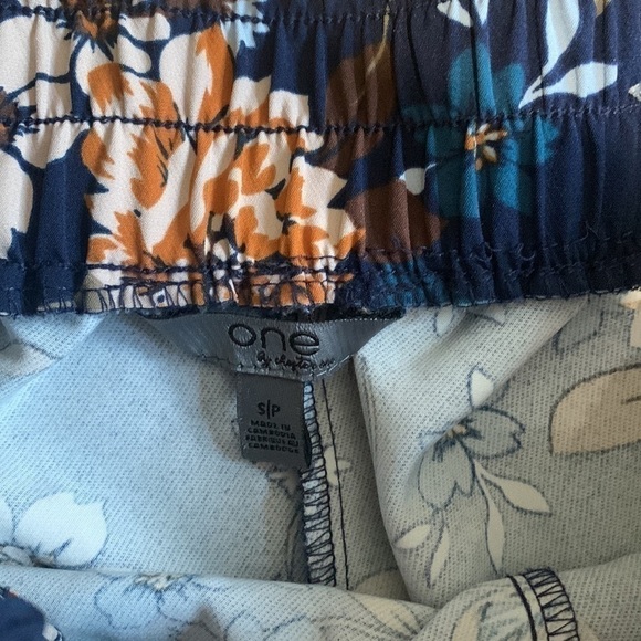 Cropped High Rise Printed Pants Floral Print Size Small - Picture 6 of 7